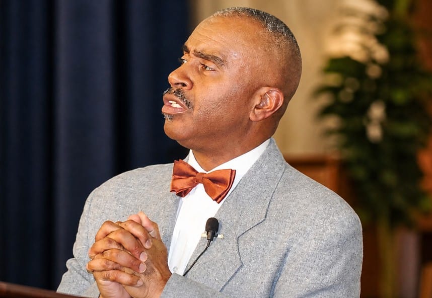 Gino Jennings Biography